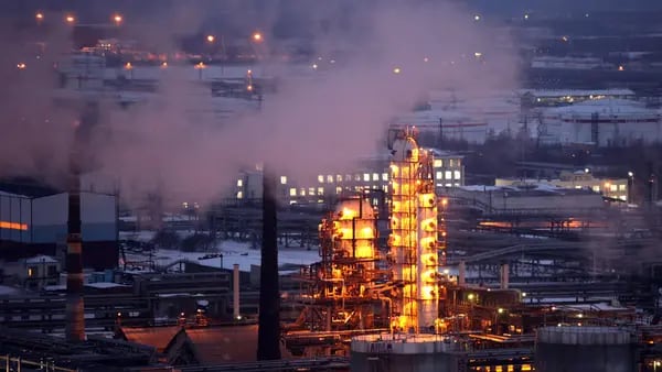 Alemania apoyaría una prohibición al petróleo ruso si es gradualdfd