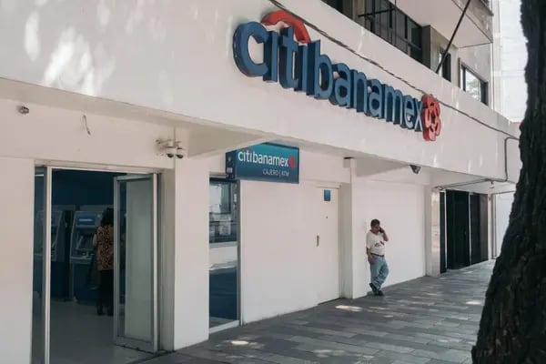 Citigroup primero acordó comprar la licencia bancaria mexicana de Deutsche Bank el año pasado en medio de planes para vender la operación de consumo, conocida localmente como Banamex.
