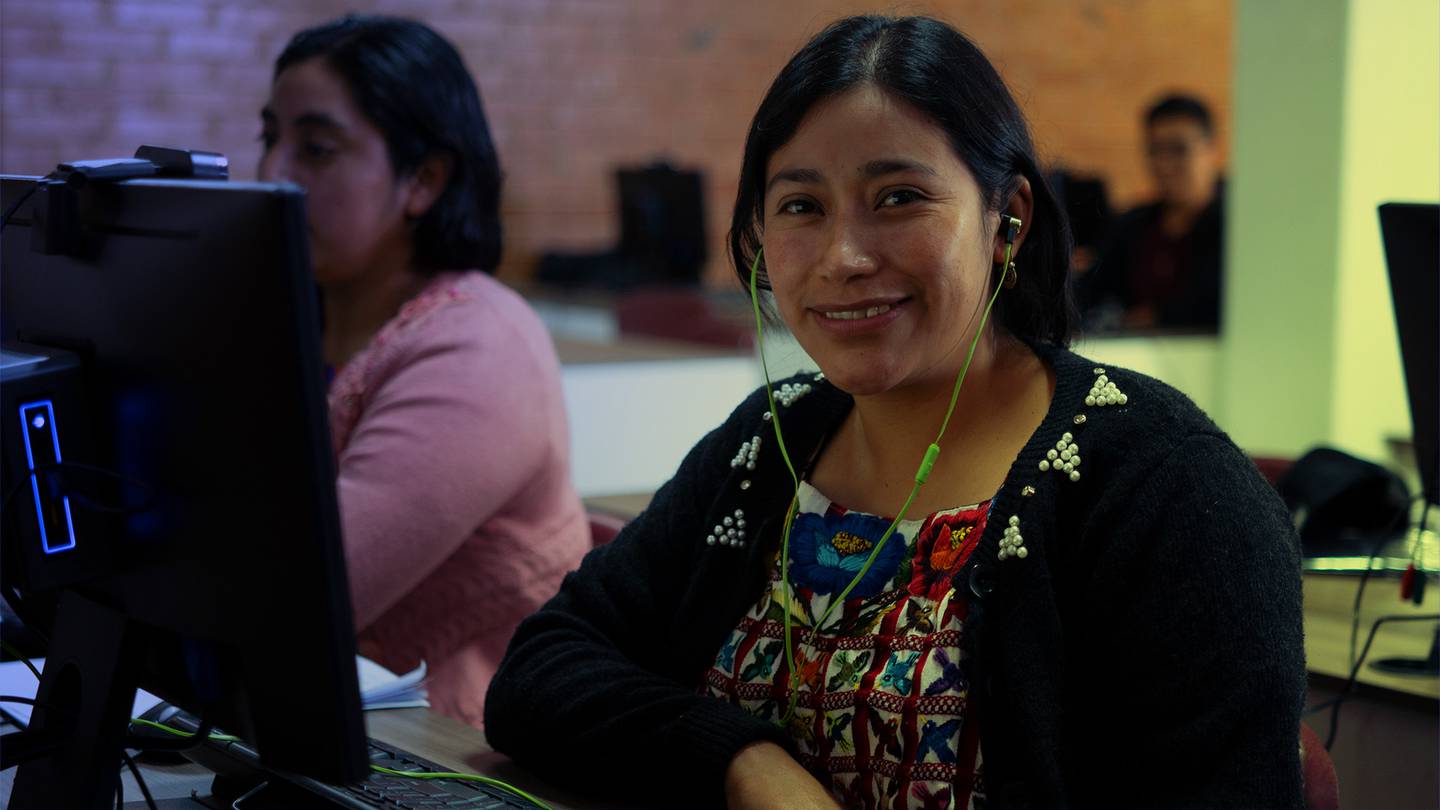 Joven guatemalteca del bootcamp de Cargamos Educa