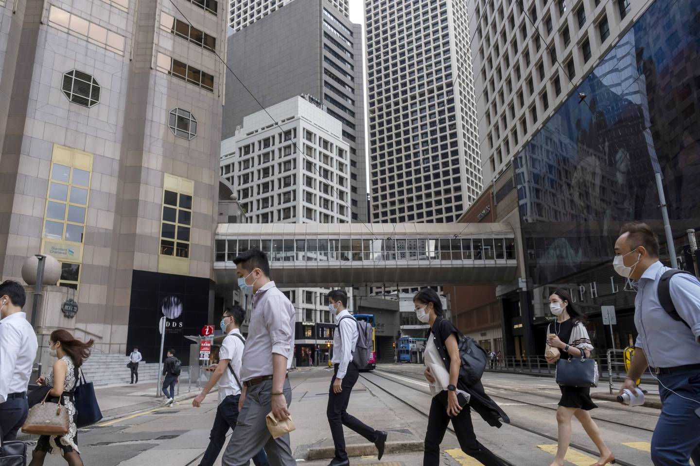 HSBC planea reforzar sus equipos de finanzas sostenibles en mercados clave como Singapur, Hong Kong, China continental, Malasia, Australia, India e Indonesia.