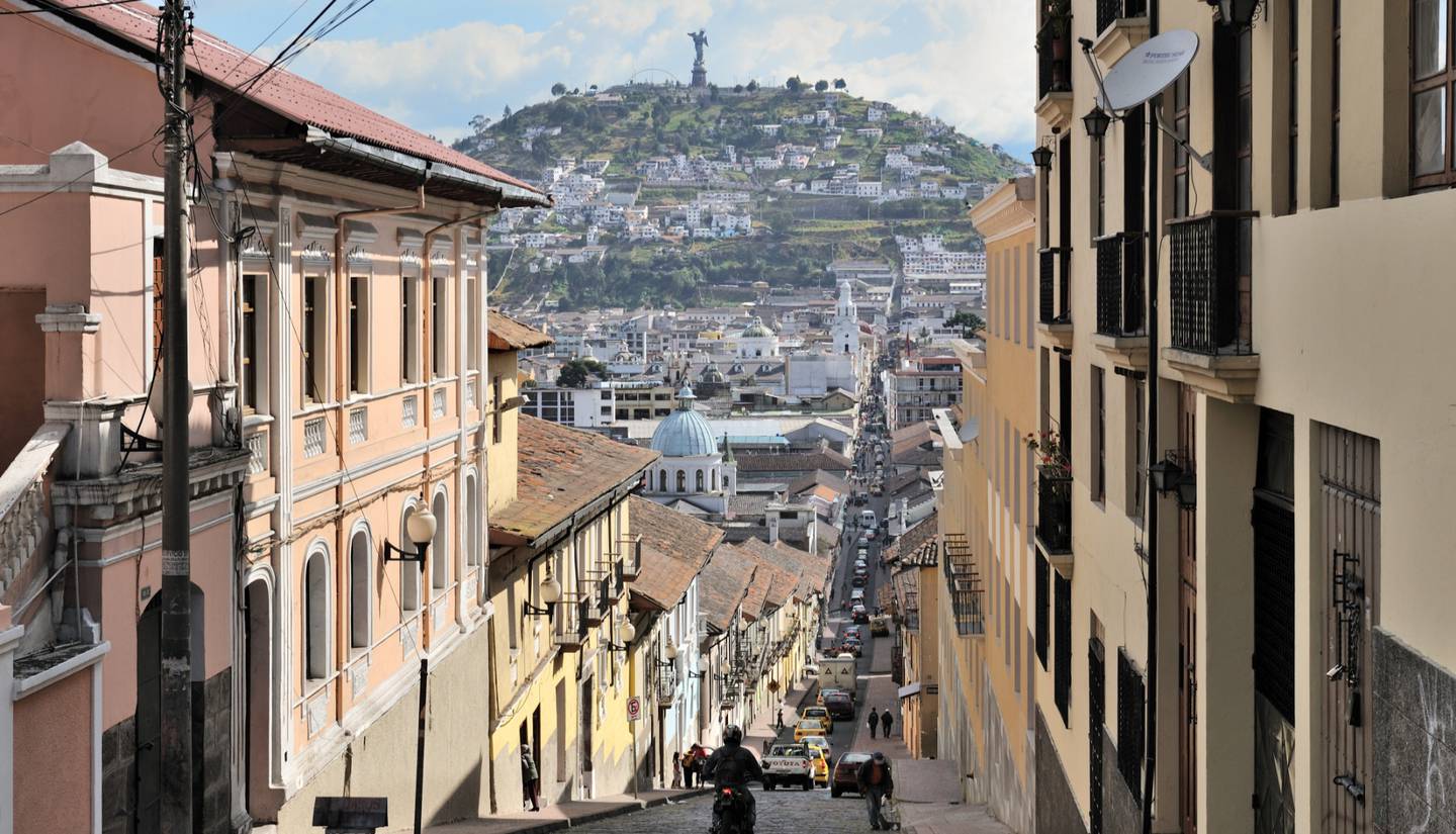 La calle García Moreno, también conocida como De las Siete Cruces, es una de las principales y más antiguas arterias de tránsito en el centro histórico de la ciudad de Quito, capital de Ecuador