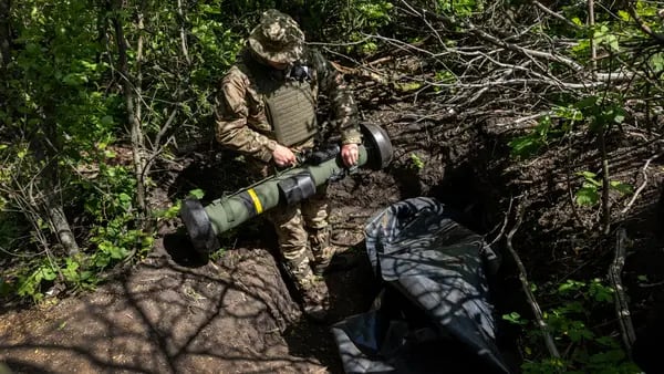 Rusia está buscando por el mundo armas para seguir con su invasión a Ucraniadfd