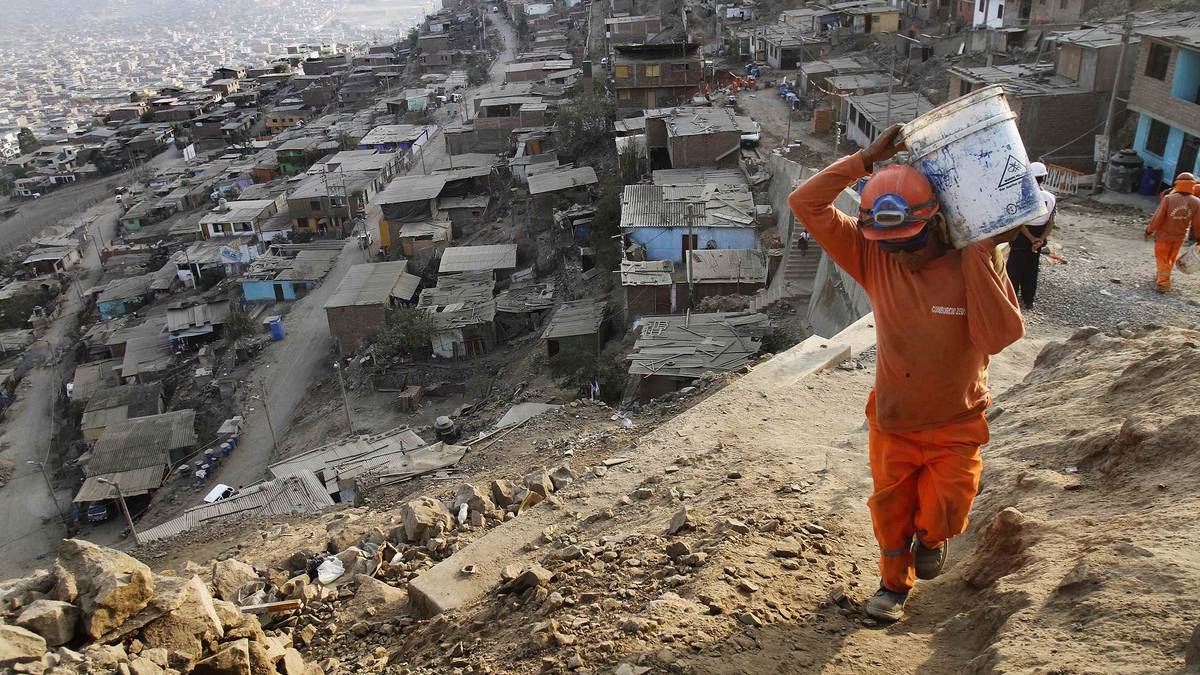 La pobreza en Perú aumentaría este 2022, por alta inflación y menor crecimientodfd