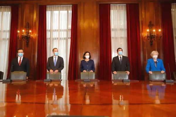 Consejo del Banco Central de Chile, encabezado por Rosanna Costa, en su Reunión de Política Monetaria del 5 de mayo de 2022. Foto: Banco Central de Chile