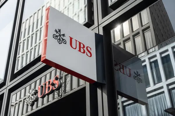 A aquisição do Credit Suisse aumentou o quadro de funcionários global do UBS em cerca de 45.000 para cerca de 120.000