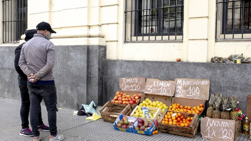 ¿Cuánto necesitó una familia argentina para no ser pobre en diciembre, según el Indec?