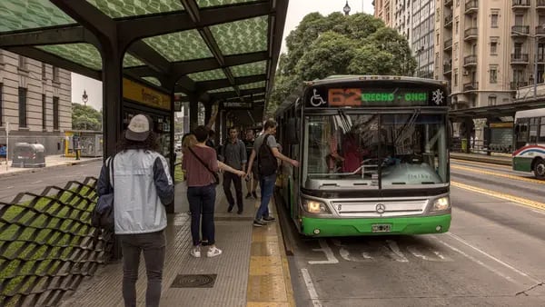 Transporte público será gratuito este domingo 22 de octubre por las elecciones en Argentinadfd