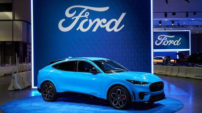 El valor de mercado de Ford supera al de GM por primera vez en cinco añosdfd