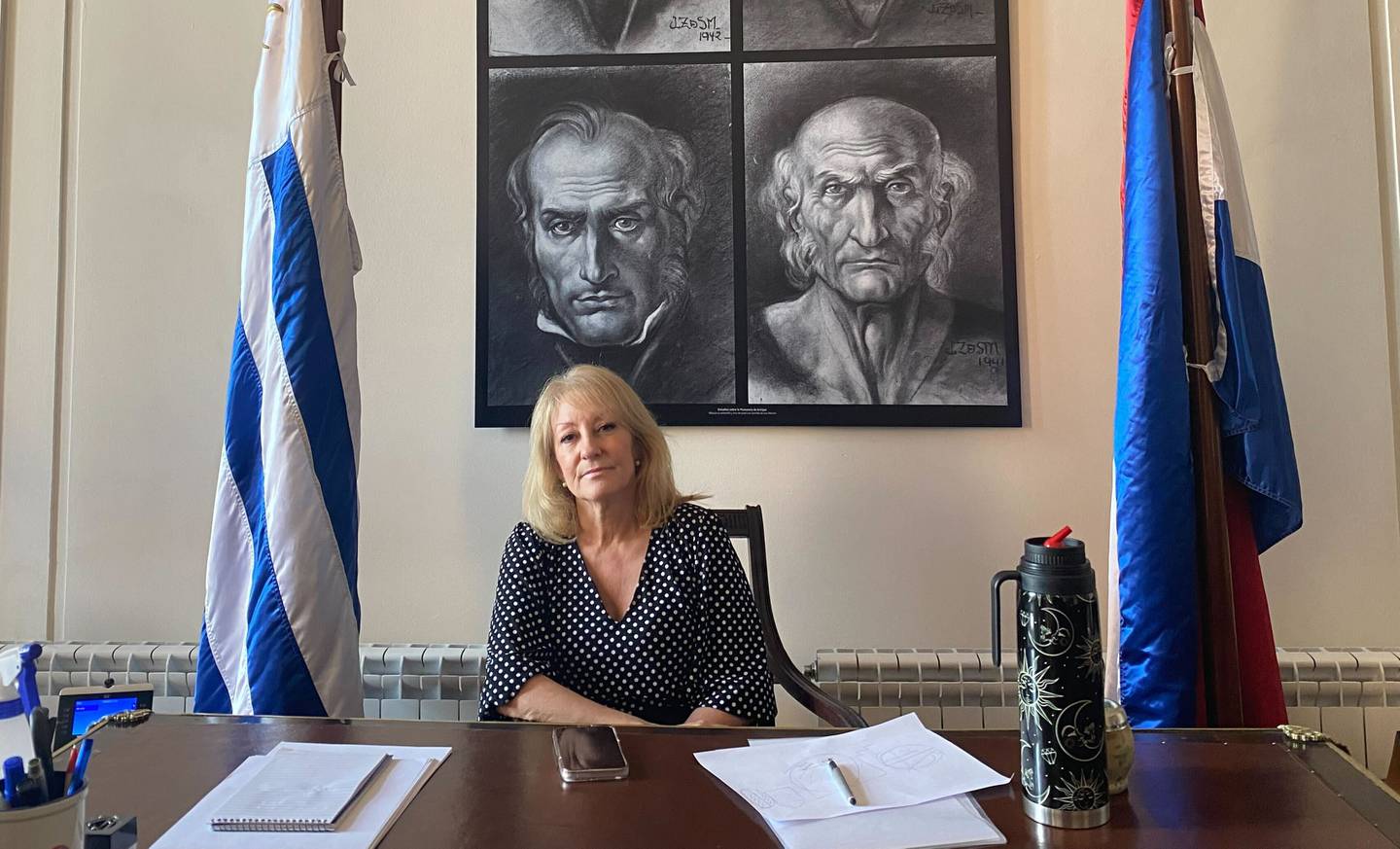 La intendenta de Montevideo Carolina Cosse en su despacho de la sede del gobierno departamental. Foto: Francisco Aldaya