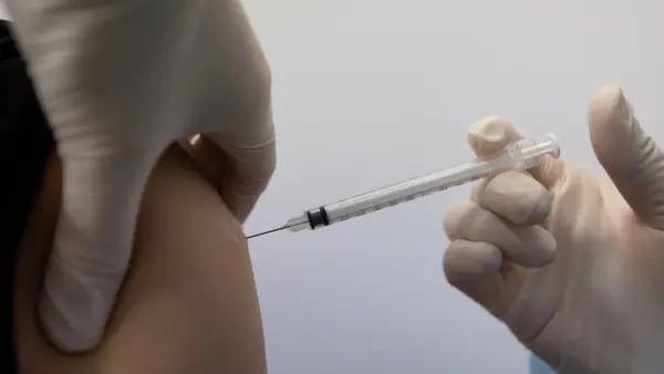 Covax alcanza las 1.000 millones de vacunas entregadas a los países más pobresdfd