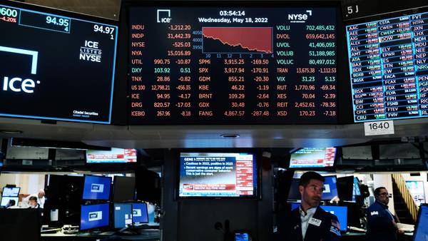 Cautela de los inversores hace caer a Wall Street; Ibovespa lidera pérdidas en LatAmdfd