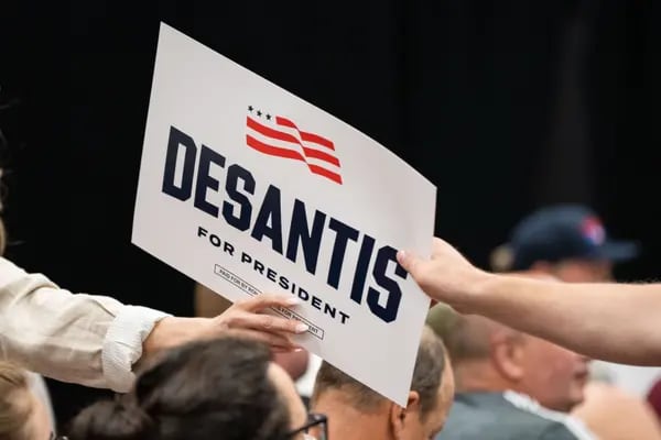 Private Jets With Migrants Flown to California Before DeSantis Fundraiser.