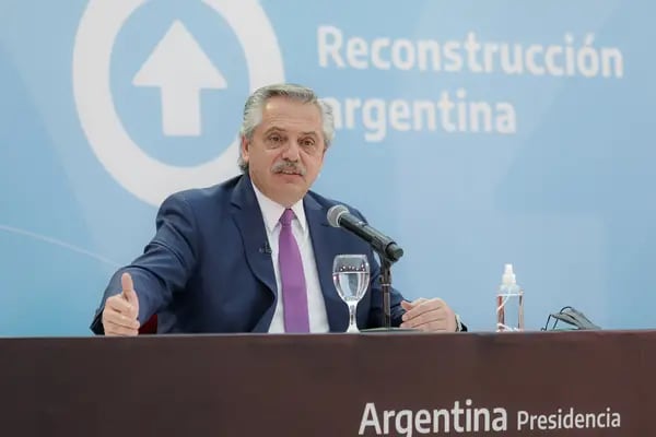 El Presidente argentino tomará juramento a su nuevo equipo de ministros.