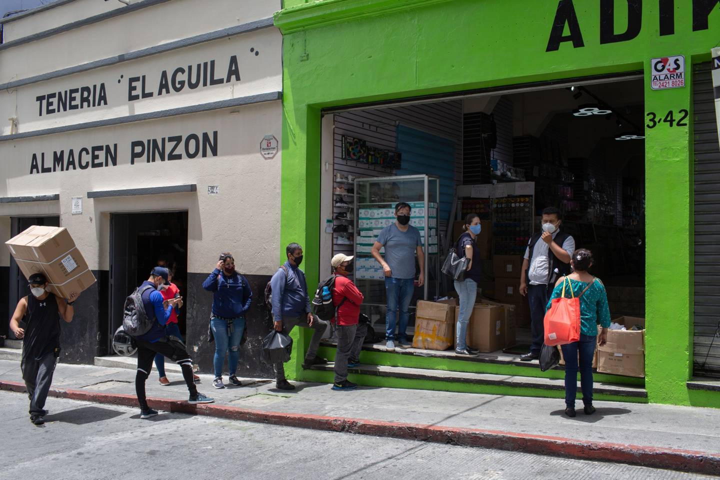 Guatemala mantiene aún una baja inflación, pero conflictos geopolíticos están provocando alza de precios en combustibles y en otros productos y servicios. (Foto Bloomberg)