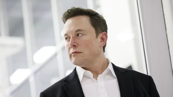 Musk suma a denunciante de Twitter como motivo para cancelar compra de la red socialdfd