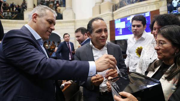 Alexander López es el nuevo presidente del Senado: así fue su eleccióndfd