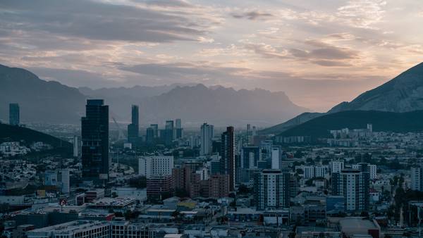 AMLO llama a empresas a reducir el consumo de agua en Monterrey por escasezdfd