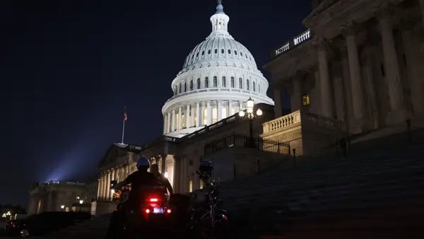 Los republicanos de la Cámara Baja aceleran hacia un cierre del gobierno de EE.UU.dfd