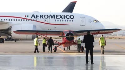 La aprobación establece una confrontación final en la sala de audiencias entre los acreedores no garantizados y Aeroméxico.