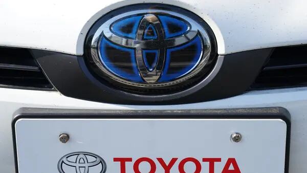 Toyota suspende envíos de diez modelos de autos por irregularidades en sus pruebasdfd