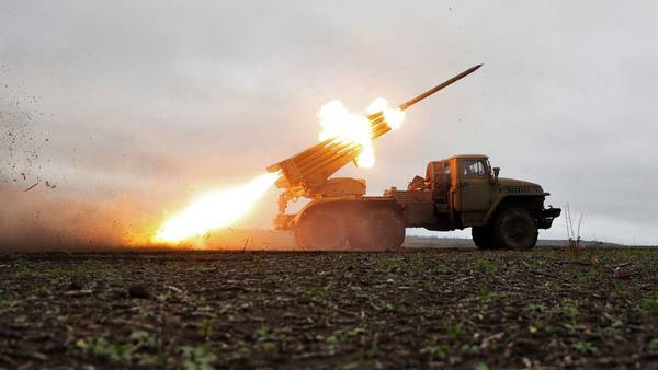 Rusia y Ucrania reportan fuertes combates en el frente de batalladfd
