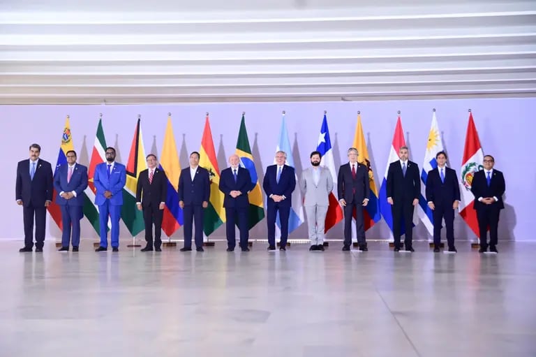 Los participantes de la cumbre de presidentes sudamericanosdfd