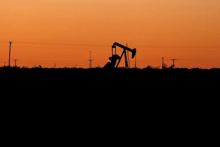 Exxon comprará Pioneer por US$60.000 millones para dominar el petróleo de esquistodfd