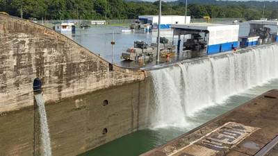 Canal de Panamá investigará desbordamiento en las esclusas de Gatúndfd