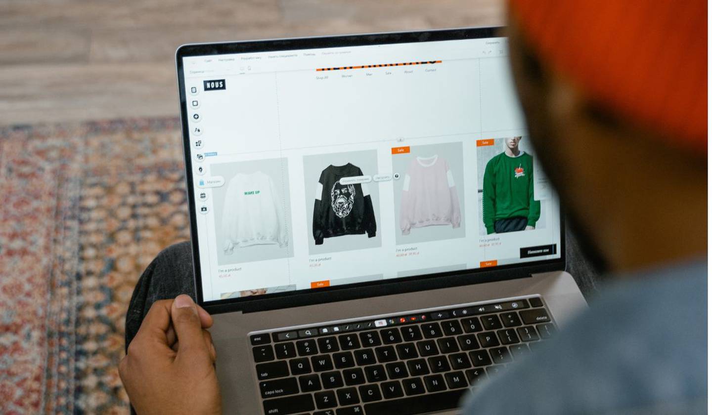 Compras de ropa y accesorios en e-commerce