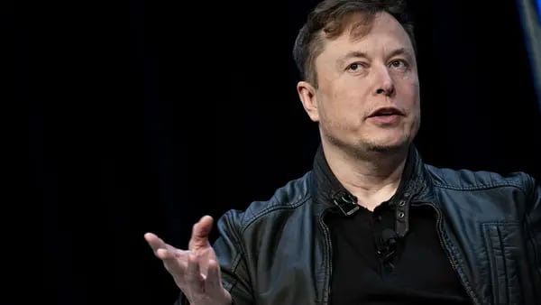 Musk dice que trabajadores por hora no serían alcanzados por despidos en Tesla: reportedfd