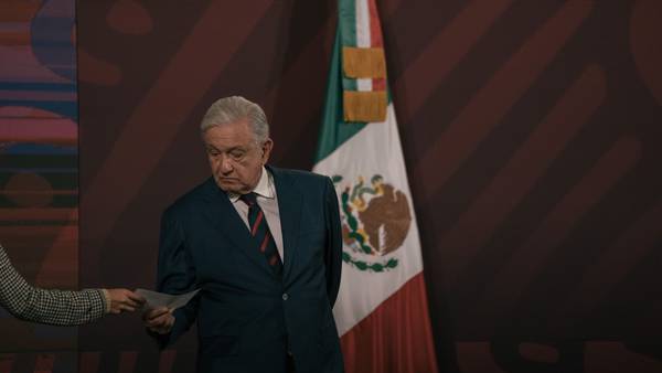 AMLO promete revisar el sistema pensiones de Méxicodfd