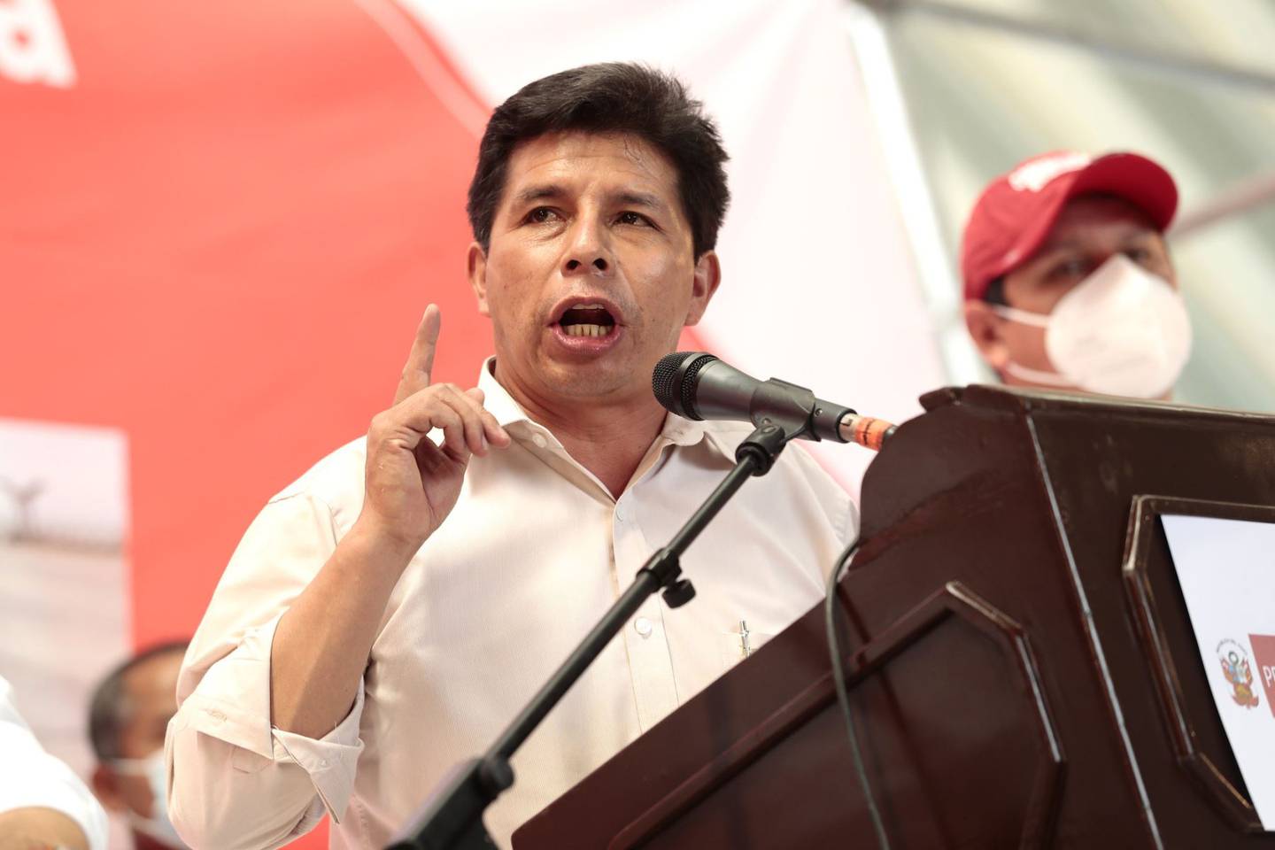El presidente Pedro Castillo sobrevivió a un intento de destitución por parte del Congreso, el segundo en tres meses.