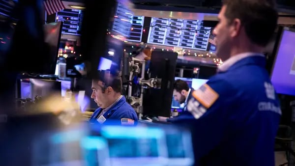 Wall Street cierra con ligeras alzas previo a decisión de tasas; Ibovespa caedfd