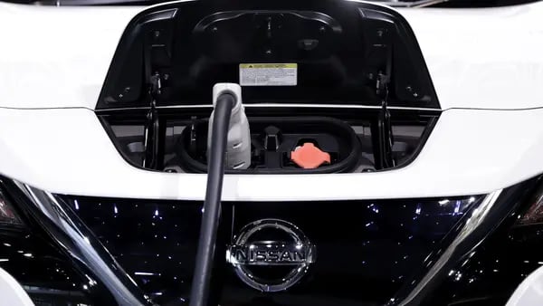 Nissan recurre al estilo de Tesla para fabricar vehículos eléctricos más baratosdfd