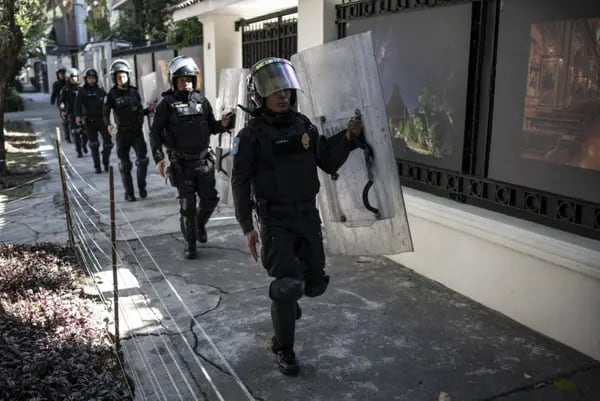 Ecuadors President Gambles Mexico Embassy Raid Will Pay Off at Home