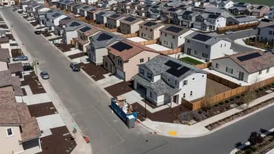 Nuevas viviendas en una urbanización de Antioch, California.