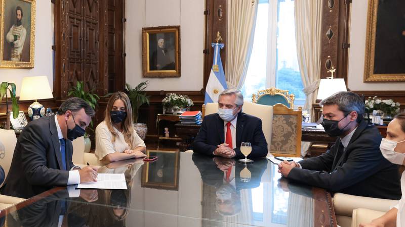 Gobierno argentino congela precios turísticos para el verano 2022
