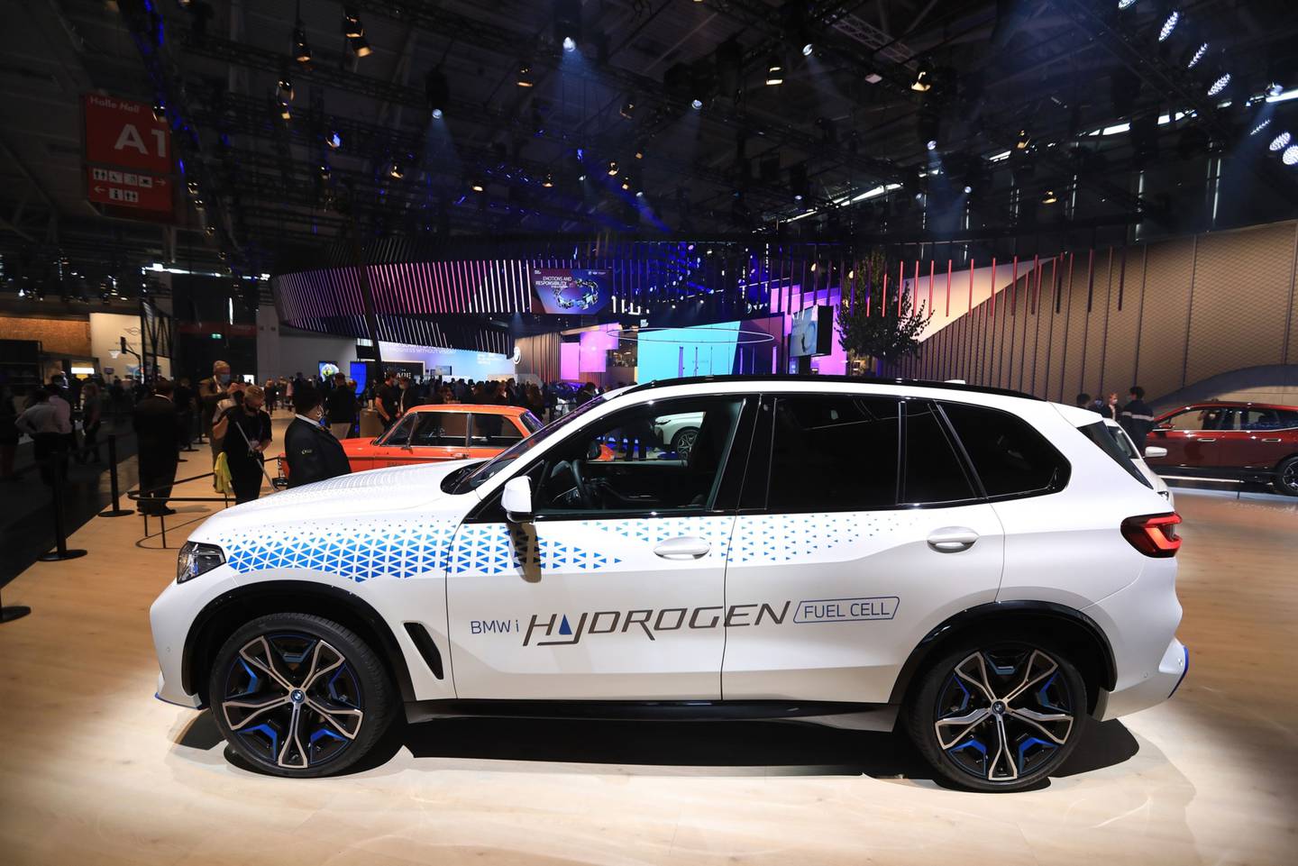 The BMW iX5 hydrogen powered vehicle on display at the IAA Munich Motor Show in Munich, Germany, on Monday, Sept. 6, 2021. The IAA, taking place in Munich for the first time, is the first in-person major European car show since the Coronavirus pandemic started. Photographer: Krisztian Bocsi/Bloombergdfd