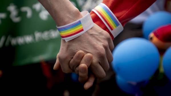 Chile promulga la ley de matrimonio igualitariodfd