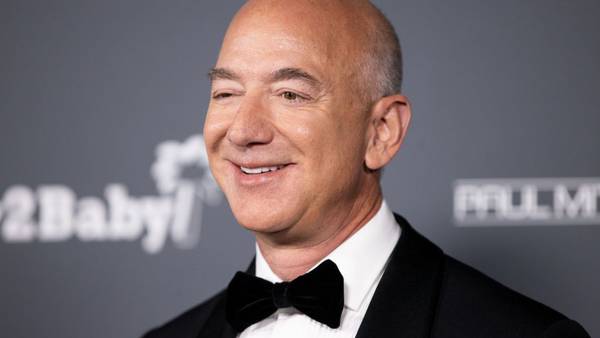 Bezos pagó a exejecutivo US$ 828.000 para dirigir una organización sin ánimo de lucrodfd