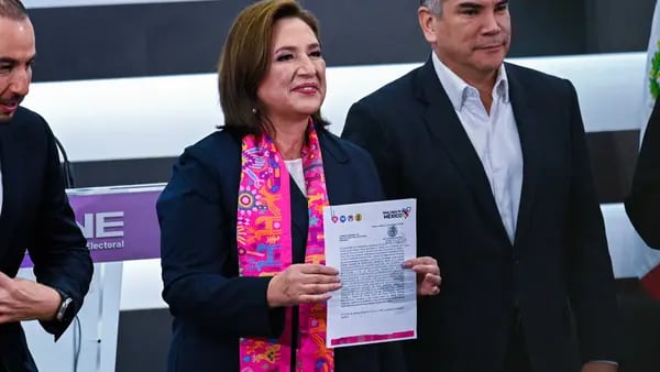 Xóchitl Gálvez se registra como candidata presidencial por el PAN, PRI y PRDdfd