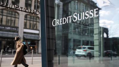 UBS estaría poniendo la lupa sobre la unidad de banca de inversión de Credit Suisse dfd