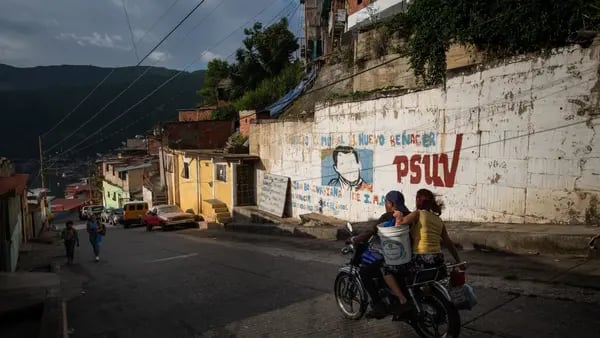 Venezuela sustituye propaganda chavista por carteles capitalistasdfd