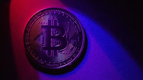 Bitcoin se recupera y supera los US$30.000; Solana se desplomadfd
