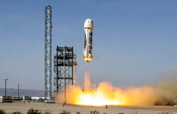 Lanzamiento de una aeronave espacial de la compañía Blue Origin, fundada por el multimillonario estadounidense, Jeff Bezos.