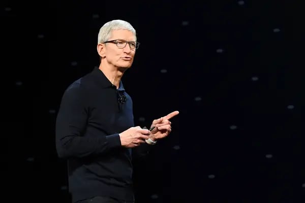 Tim Cook, director ejecutivo de Apple Inc, habla durante la Conferencia Mundial de Desarrolladores de Apple (WWDC) en San José, California, Estados Unidos, el lunes 4 de junio de 2018.