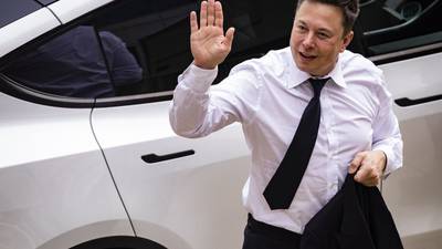 Tesla cae hasta 9%, tras reporte sobre despidos por parte de Elon Muskdfd
