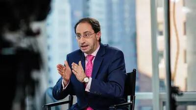José Manuel Restrepo habla durante una entrevista con Bloomberg Televisión en Nueva York el 7 de julio.