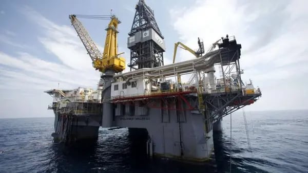 Producción de petróleo en Argentina podría aumentar 40% con desarrollo offshore, dice YPFdfd