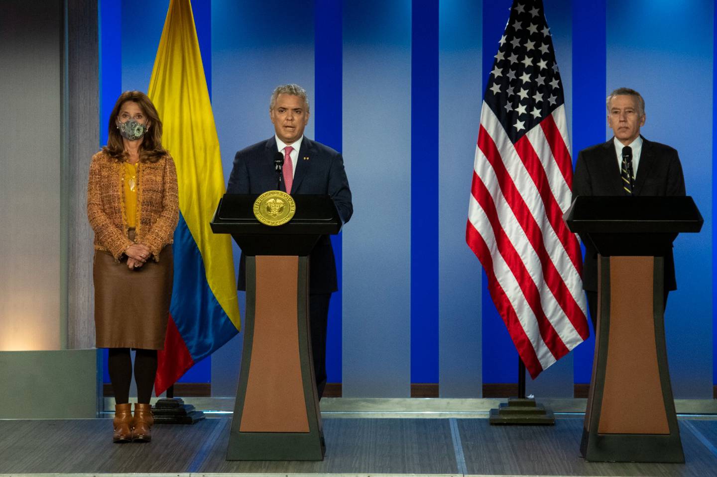 Marta Lucía Ramírez, vicepresidenta y canciller de Colombia, Iván Duque, presidente de Colombia y Philip Goldberg, embajador de EE.UU. en Colombia.